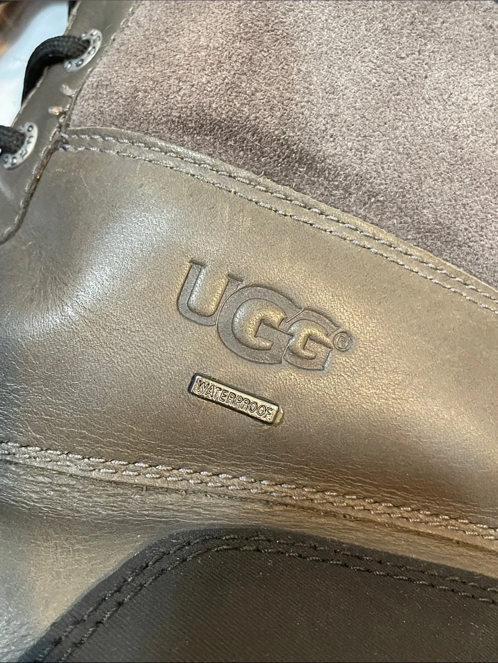 UGG Butte Boots Mens 11.5 Olive Gray Lace-Up Fold Over Shearling Vibram Sole